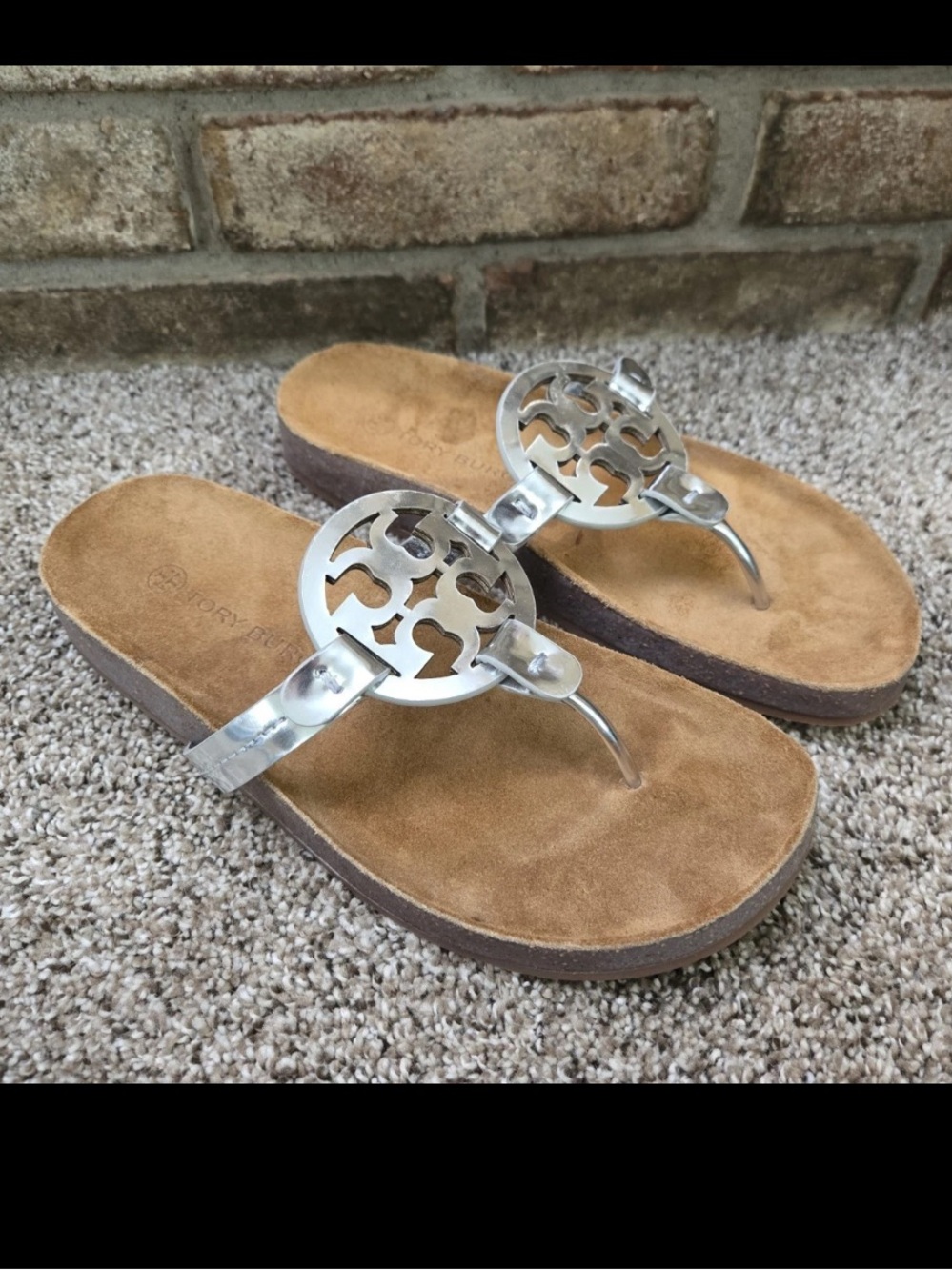 Tory Burch Miller Cloud Metallic Silver Leather Cork Thong Sandals Womans Sz 8.5